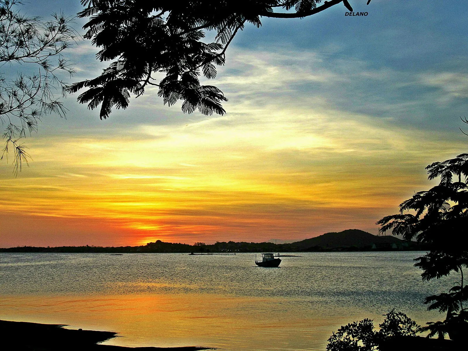 Pôr do sol na Lagoa de Araruama